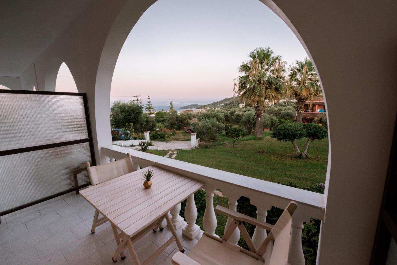 Stefanos Resort Apartment Mesongi